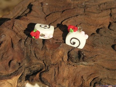 Cake, 16mm, wit/rood