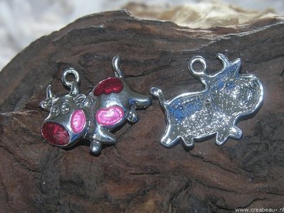 Koe, 25x32mm, roze-rood
