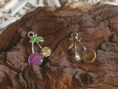 Kersen met strass kristal, 27x19mm, lila